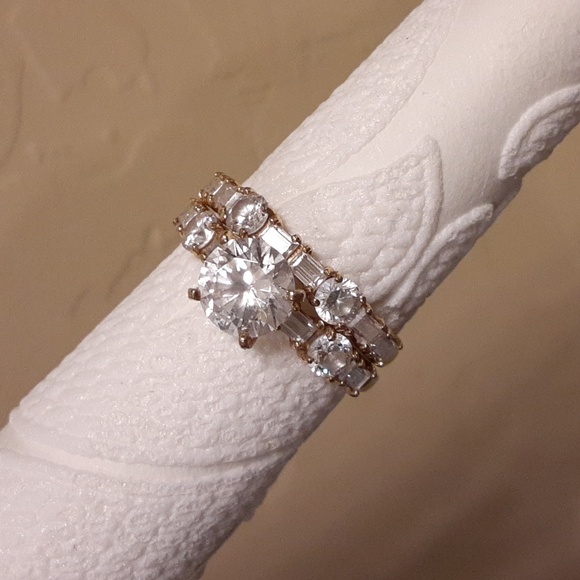 14k Solid Yellow Gold Simulated Diamond Set - Picture 2 of 9